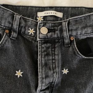 black daisy jeans🌸